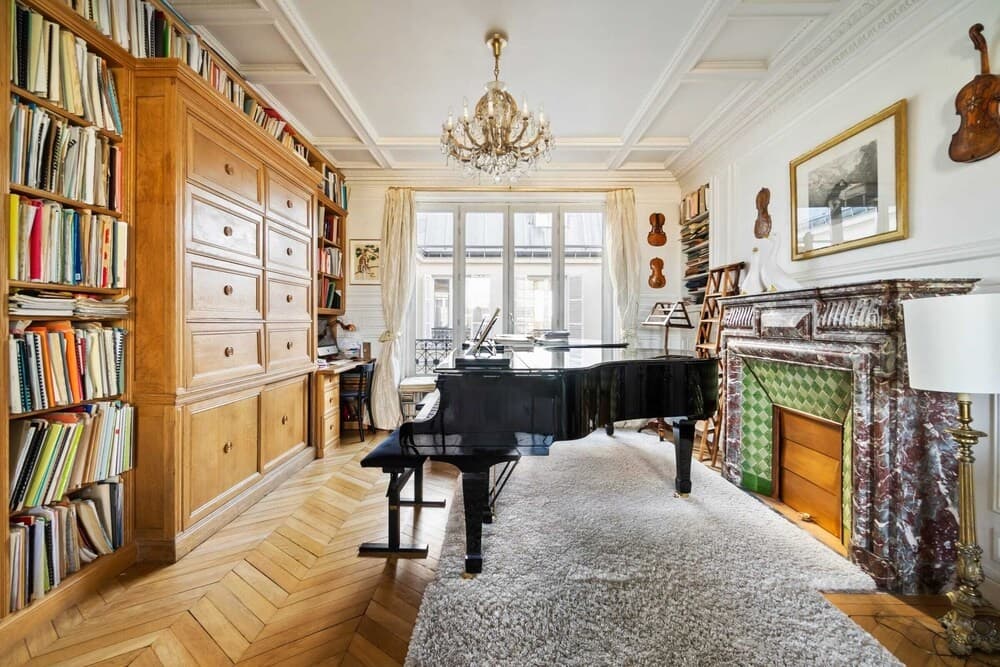 Stylish Vintage 3BR Apartment in Le Marais by GuestReady 6