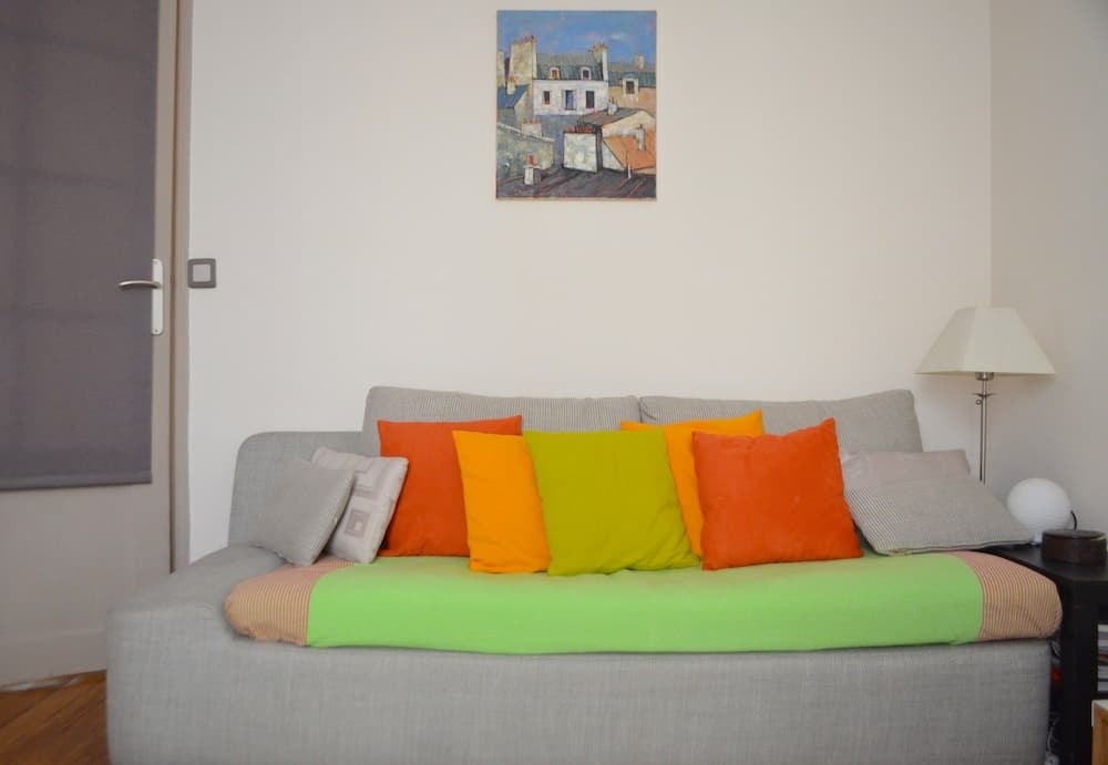 Bright Montmartre 1 Bedroom Flat 4