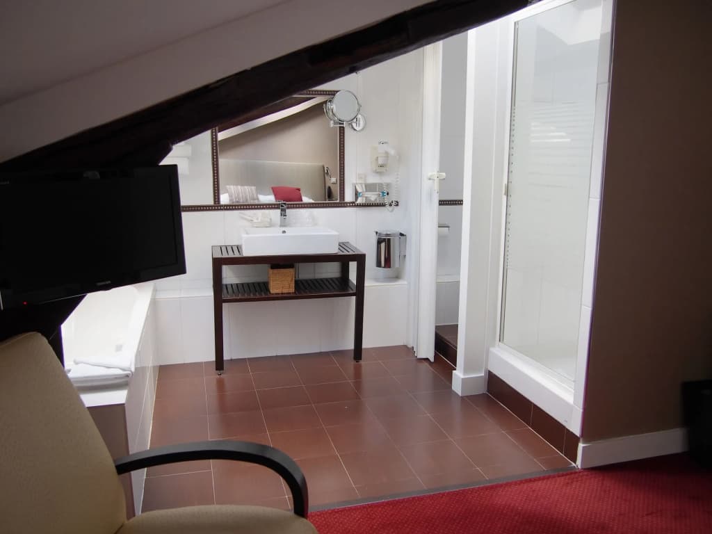 Porte de Versailles Hotel 2