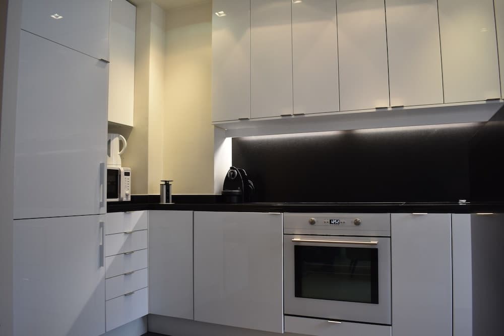 Studio Apartment Near Trocadéro & Champs Elysées 17