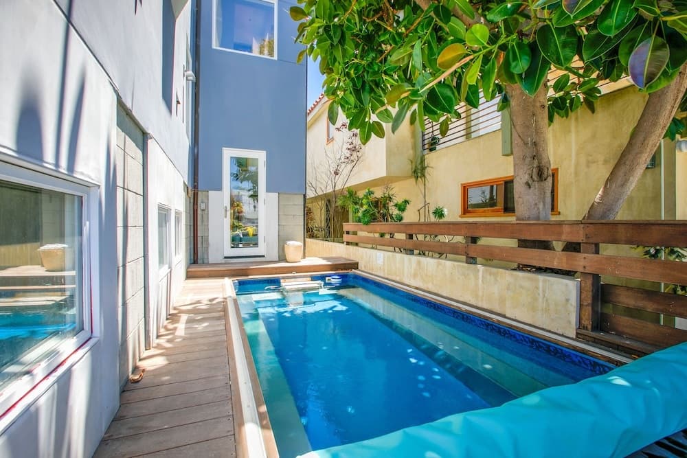 New Listing! Venice Canal-front W/ Pool, Near Beach 5 Bedroom Home 17