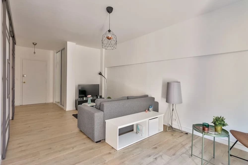Charming 2 Room Apartment With Balcony - Paris 8ème 10