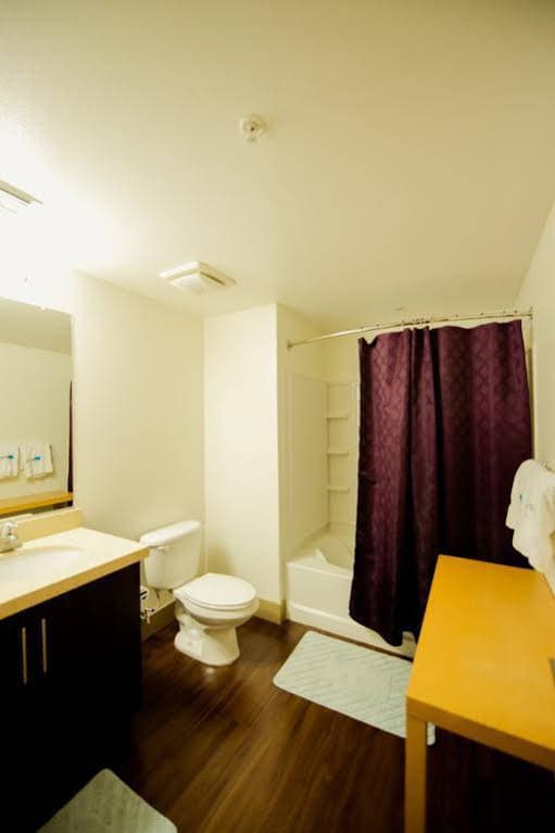 Hollywood and Highland Apartment 11