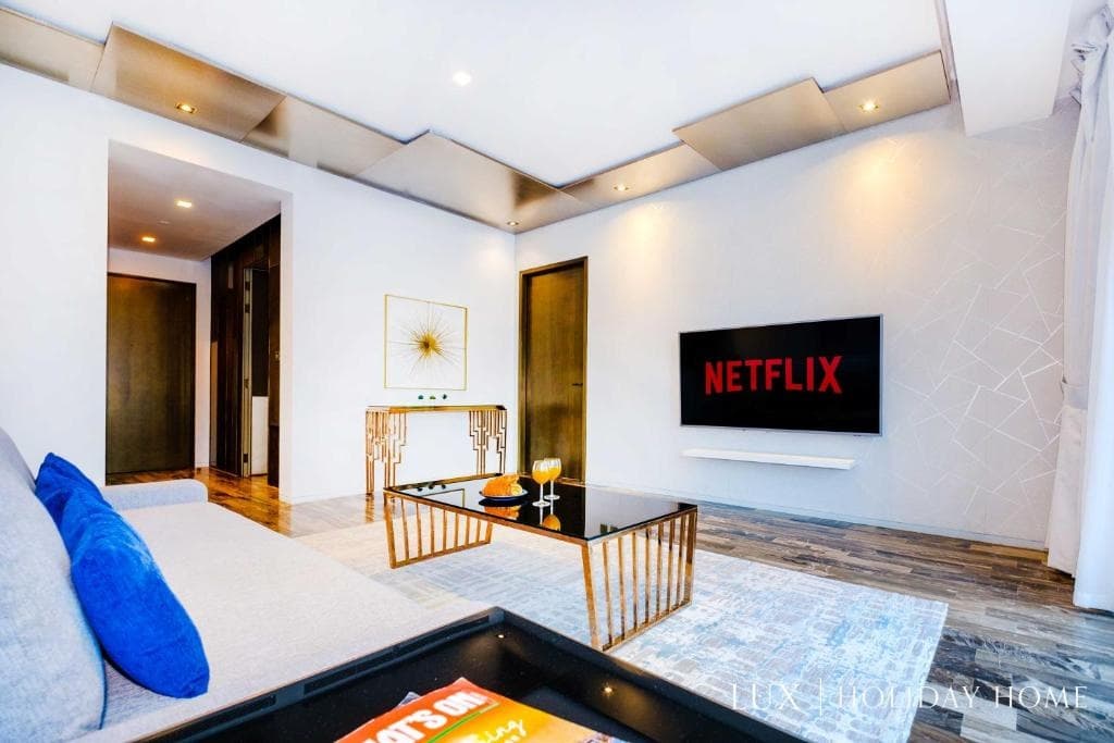 LUX - Lavish Suite with Full Palm Jumeirah View 2 11