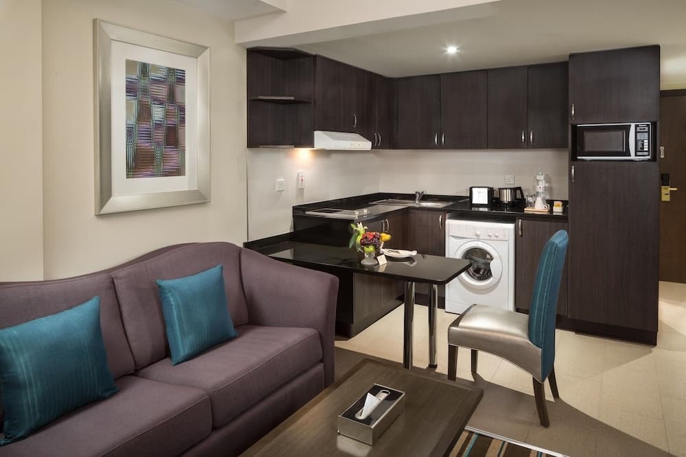 Savoy Suites Hotel Apartments 16