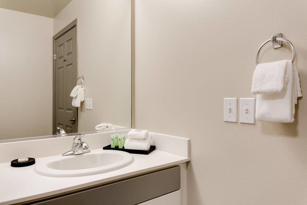 1-Bdrm Hideaway Marina Del Rey 6