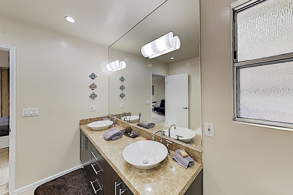 New Listing! Modern Canyon W/ Lush Patio 2 Bedroom Home 16