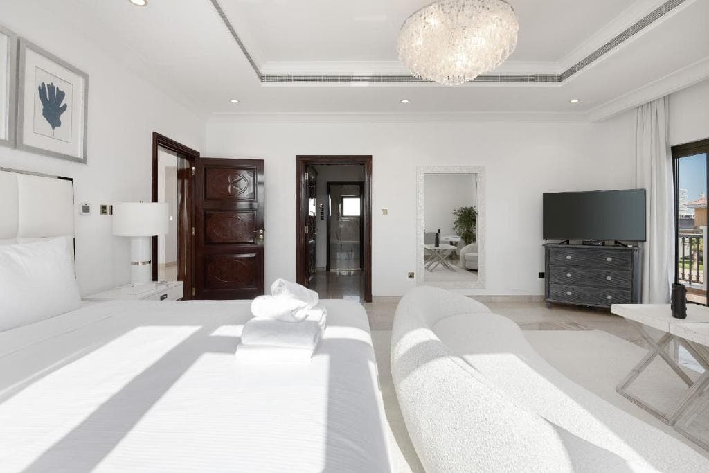Maison Privee - Villa on Beach w Private Pool The Palm Jumeirah 14