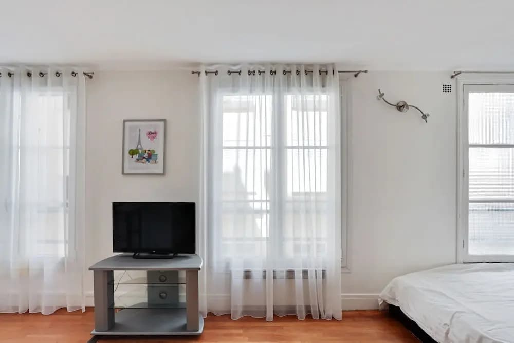 3 people apartment - Paris center by Weekome 2