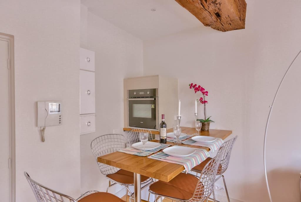 B 364 - Deluxe apartment in the heart of  Notre Dame 14