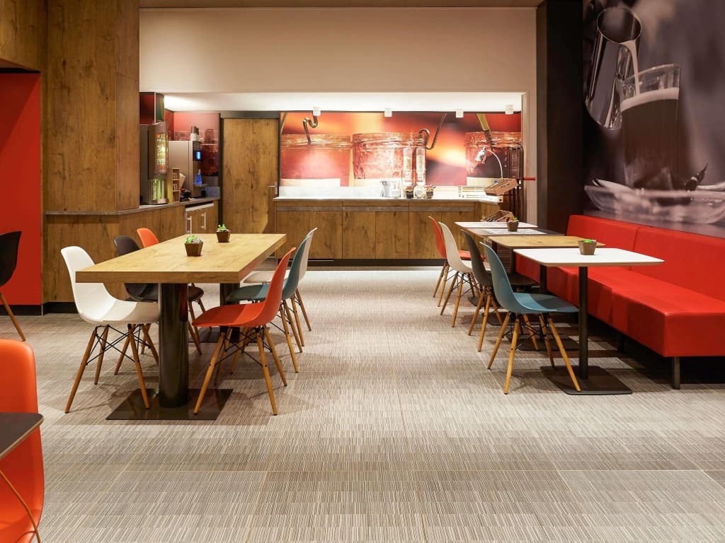Ibis Paris Canal Saint Martin 19