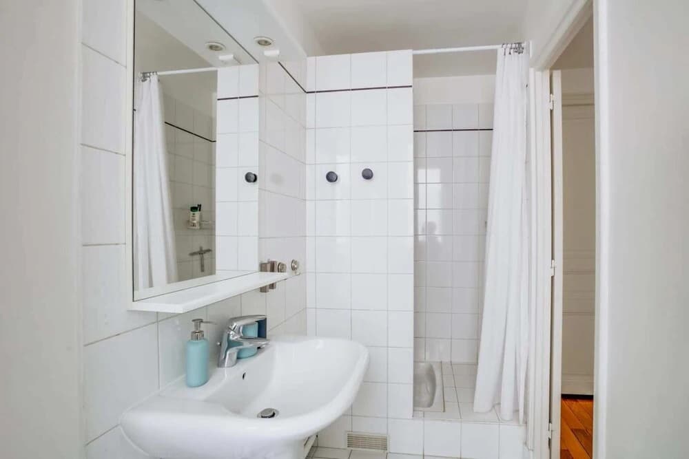 Beautiful apartment for 6 pax Near Eiffel Tower by GuestReady 5