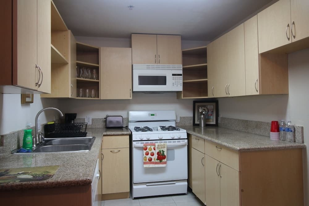 Gorgeous 2BD Apartment 20