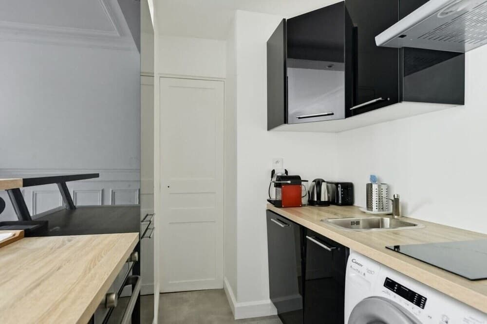Modern Apartment nr Sacré Coeur for 6p 7