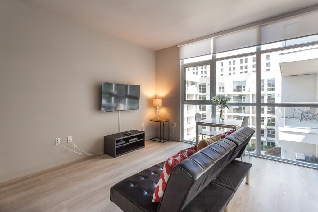 Tripbz 8th and Grand Suites 19