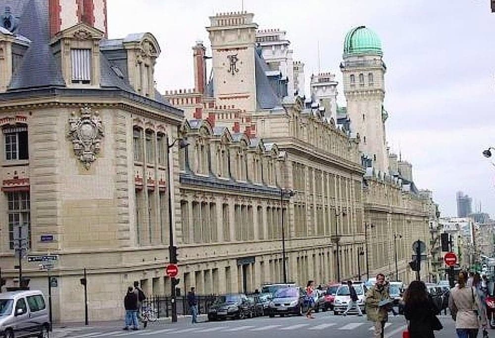 Saint Michel Free Parking Apartments 4