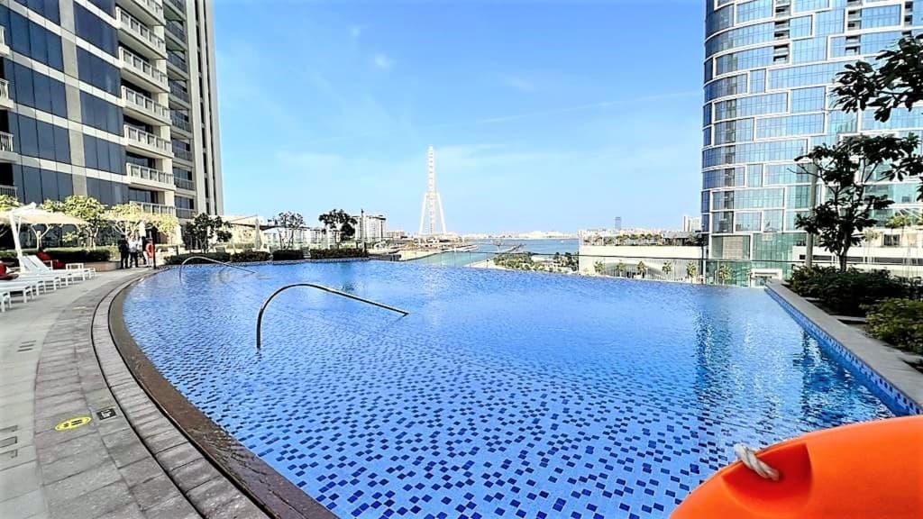 Luxury beach front apartment with balcony Dubai Marina 8