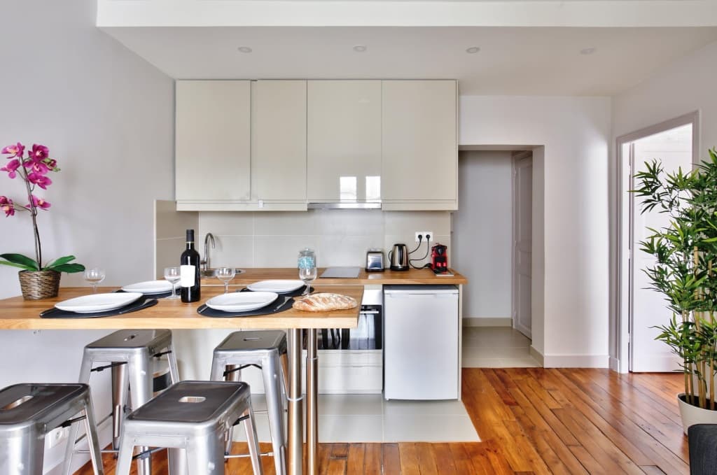 B 832  - Buttes Chaumont - Spacieux appartement 3