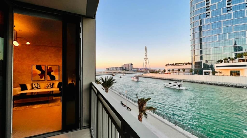 Luxury beach front apartment with balcony Dubai Marina 18