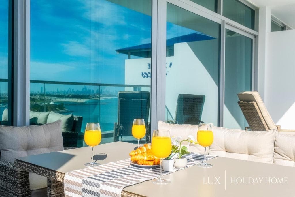 LUX - Opulent Island Suite Burj Khalifa View 1 13