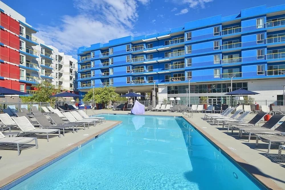 Walk to Venice Beach From a Sleek Apartment 3