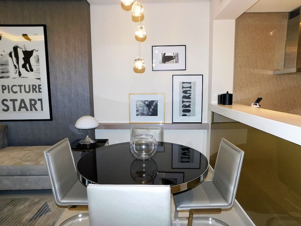 Luton Vacation Damac Paramount Tower 10