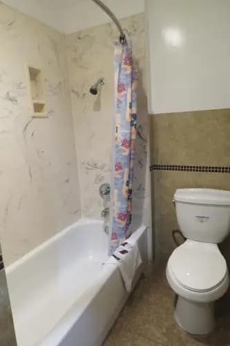 Foxys Den Motel 1