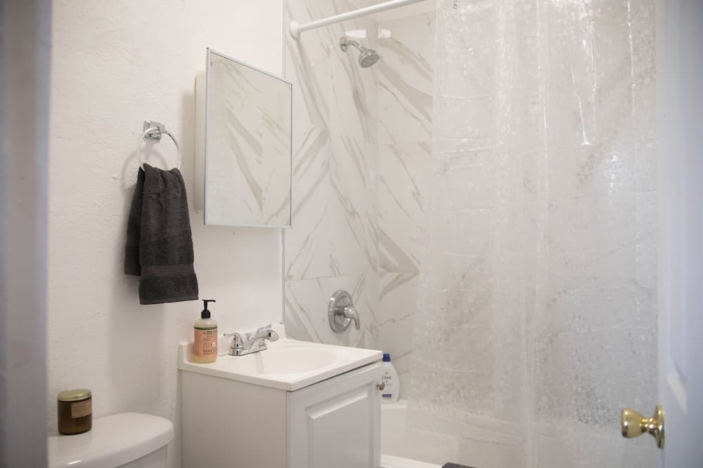 Charming Studio in Beverly Boulevard! Sleeps 2! 11