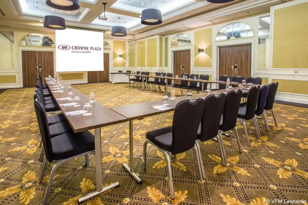 Crowne Plaza Paris Republique, an IHG Hotel 9