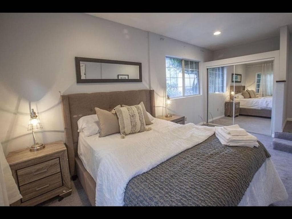 Charming Duplex Home 6