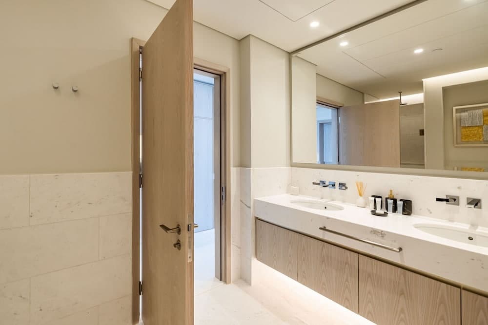 Sea Living High Floor 1 Bed Palm Tower 5