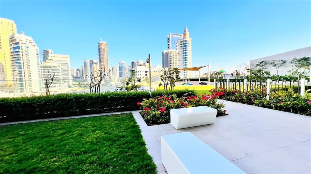 Luxury beach front apartment with balcony Dubai Marina 7