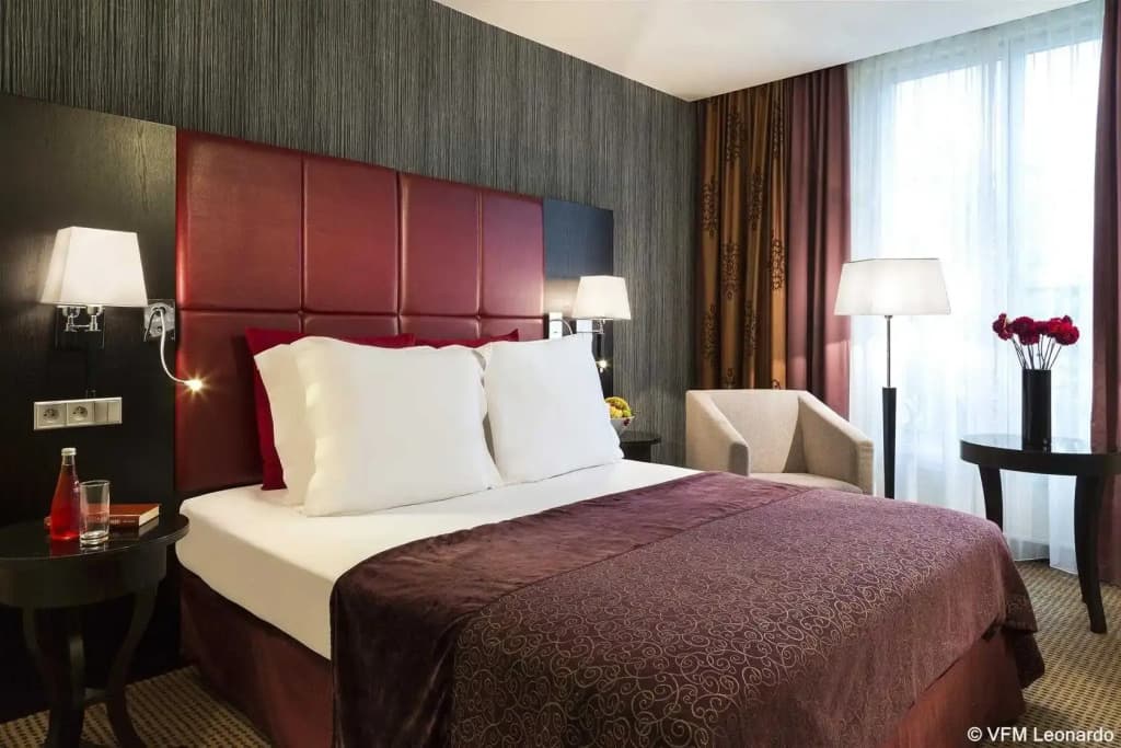 Crowne Plaza Paris Republique, an IHG Hotel 7