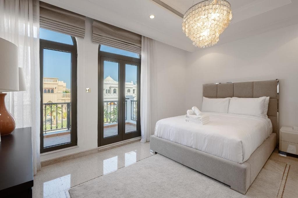 Maison Privee - Villa on Beach w Private Pool The Palm Jumeirah 9