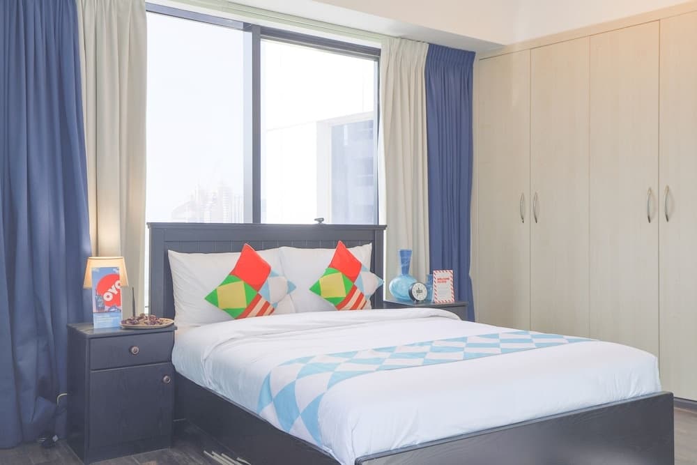 OYO Home 300 2BHK Al Waleed Paradise JLT 9