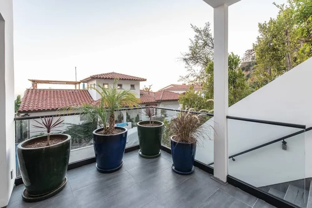 Ocean View Villa Malibu Palisades 3 bdr 4