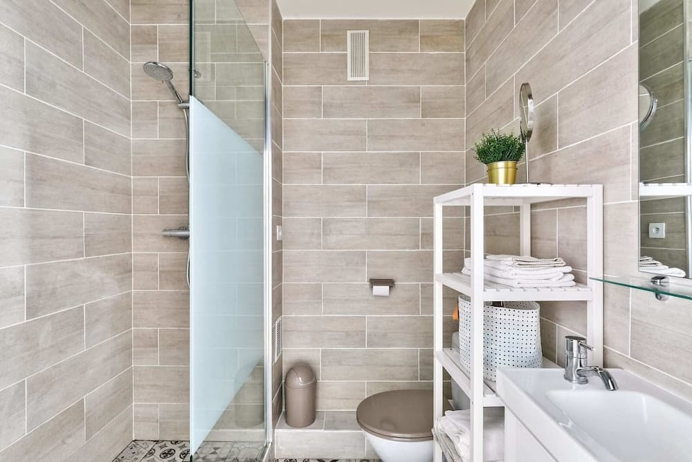 Charming 2 Room Apartment With Balcony - Paris 8ème 15