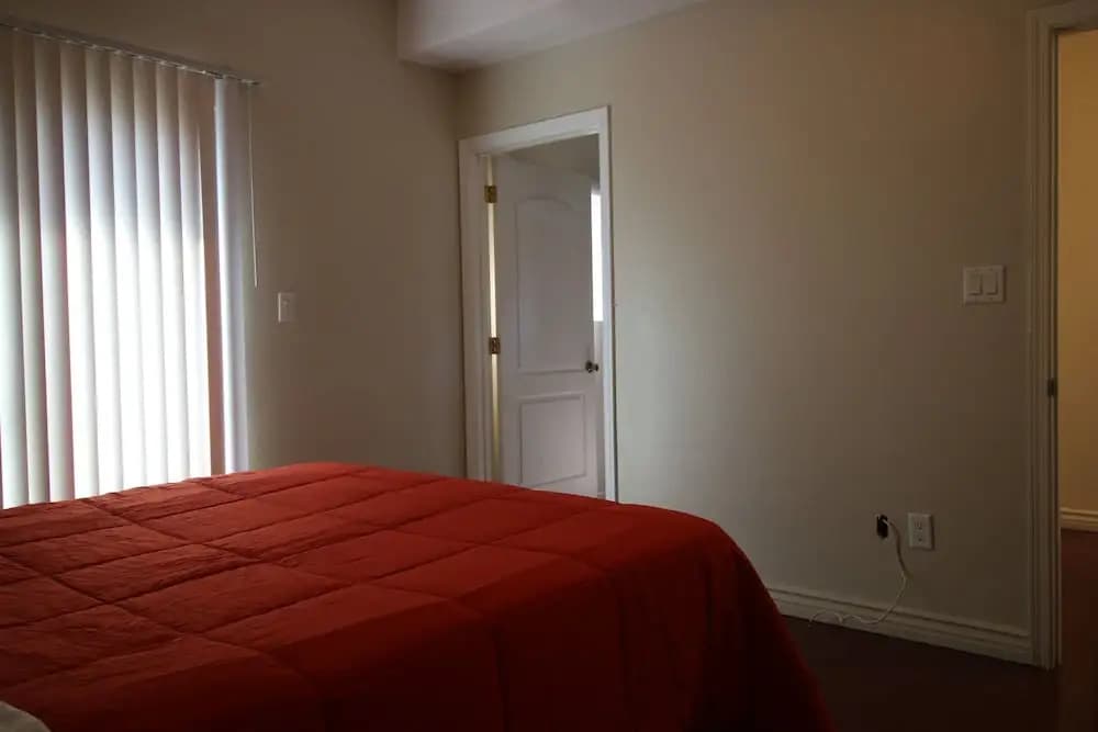 Gorgeous 2BD Apartment 18