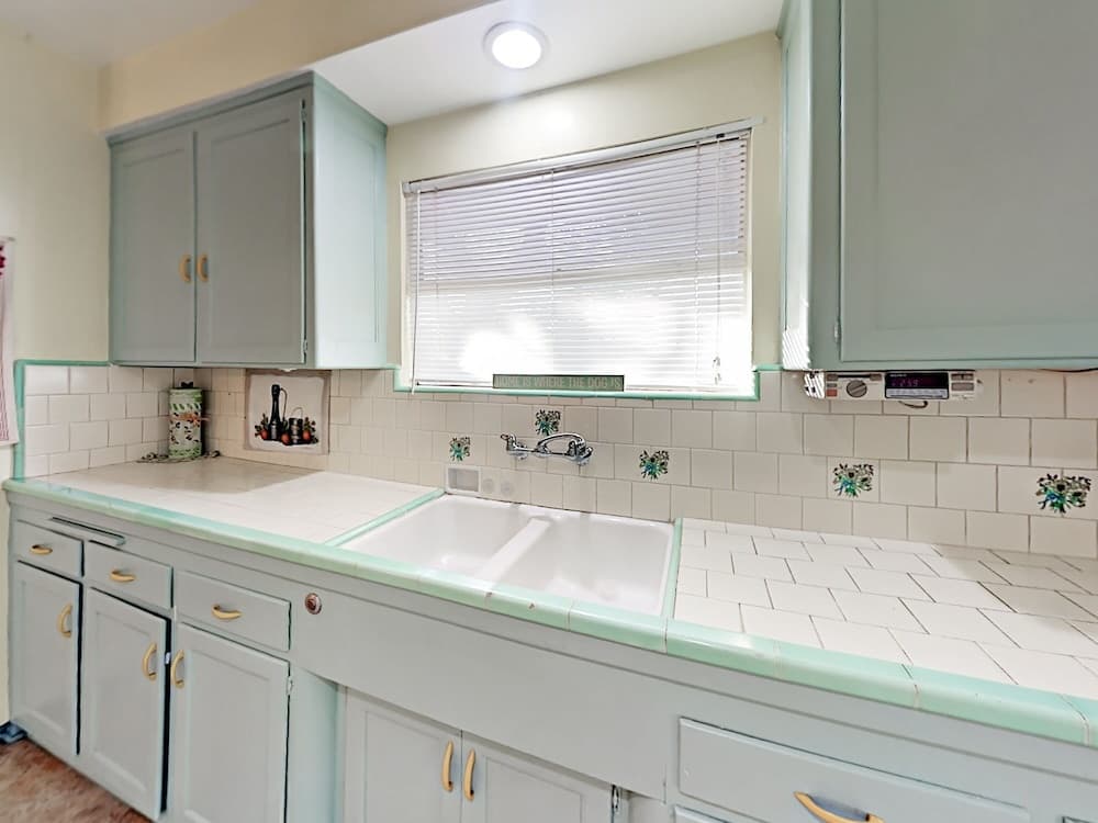 Charming Lake Balboa - 3 Br Home 11