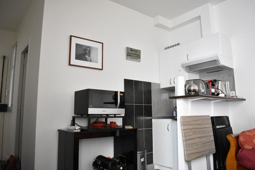 Simplistic 1 Bedroom Apartment in 17th 8