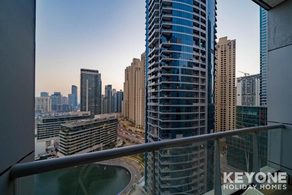 KeyOne - 1BR in Bay Central 10
