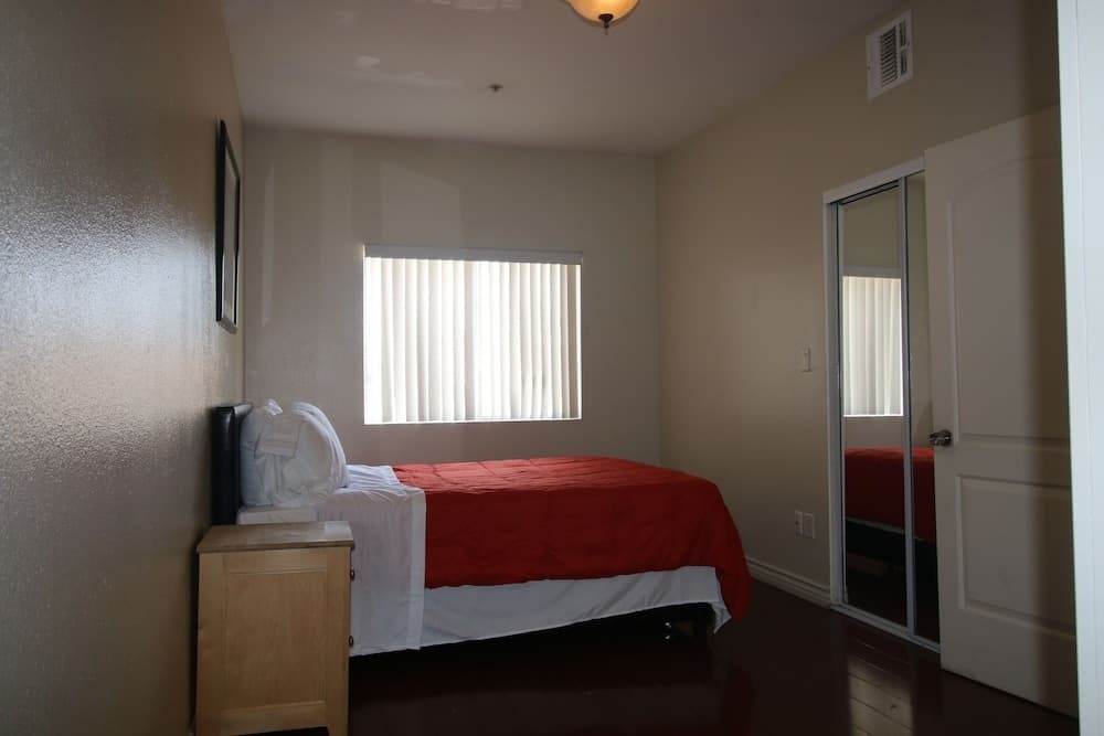 Gorgeous 2BD Apartment 1
