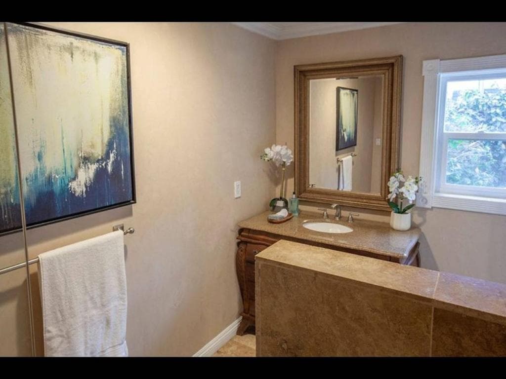 Charming Duplex Home 5