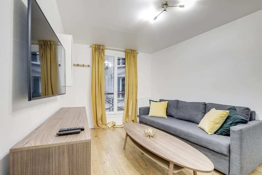 Magnificent Apartment Near Republique 11