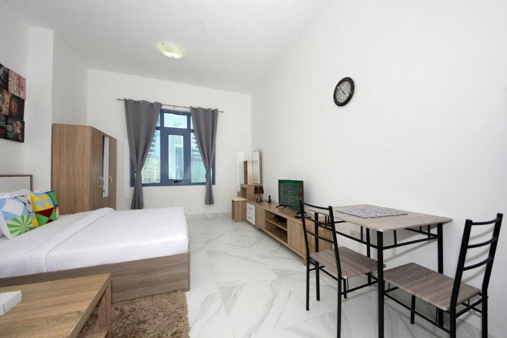 Signature Holiday Homes - Furnished Studio in Palace Tower 2, Silicon Oasis 6