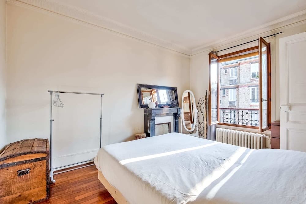 Charming Apartment for 2 in the 12th District 11