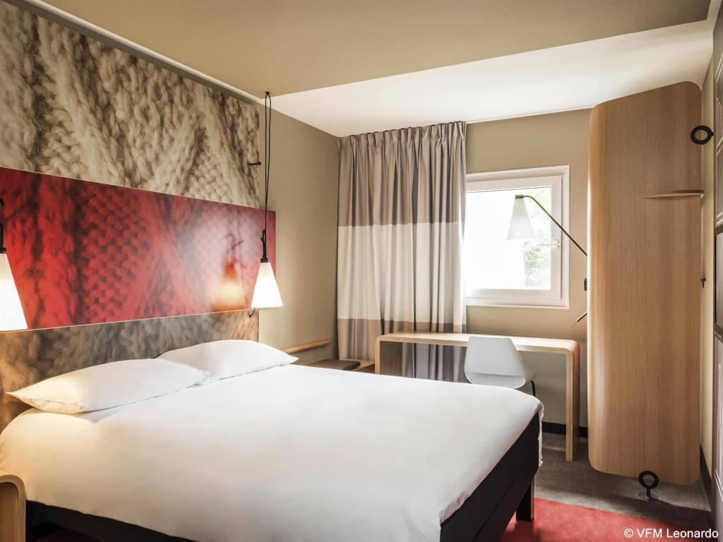 Ibis Paris Canal Saint Martin 18