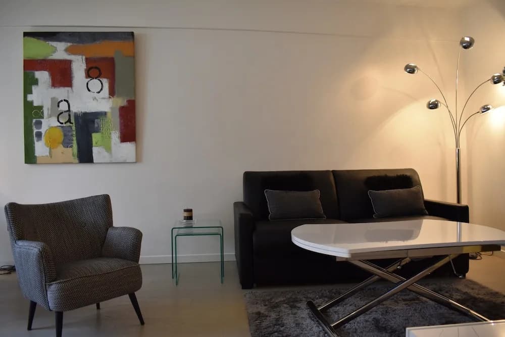 Studio Apartment Near Trocadéro & Champs Elysées 4