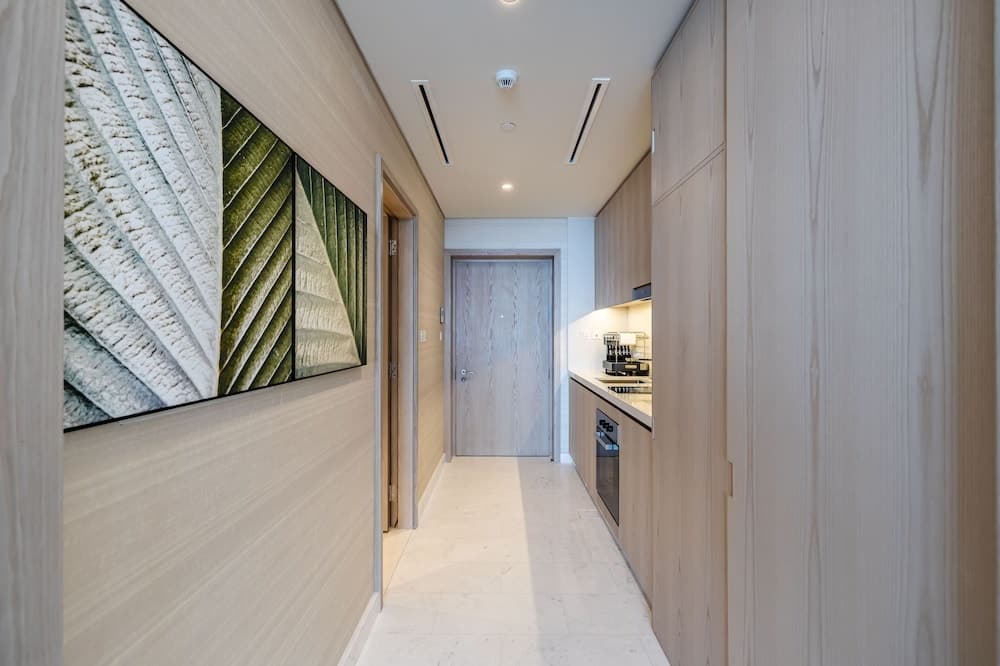 Sea Living High Floor 1 Bed Palm Tower 10