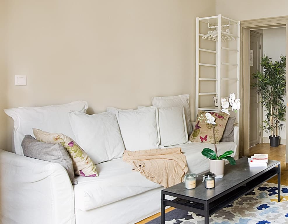 B  823 -  Buttes Chaumont - Spacieux appartement 7